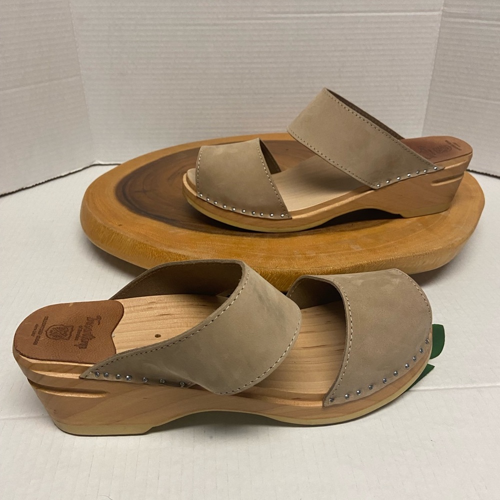 Troentorps Leather Staple Clog Sandals